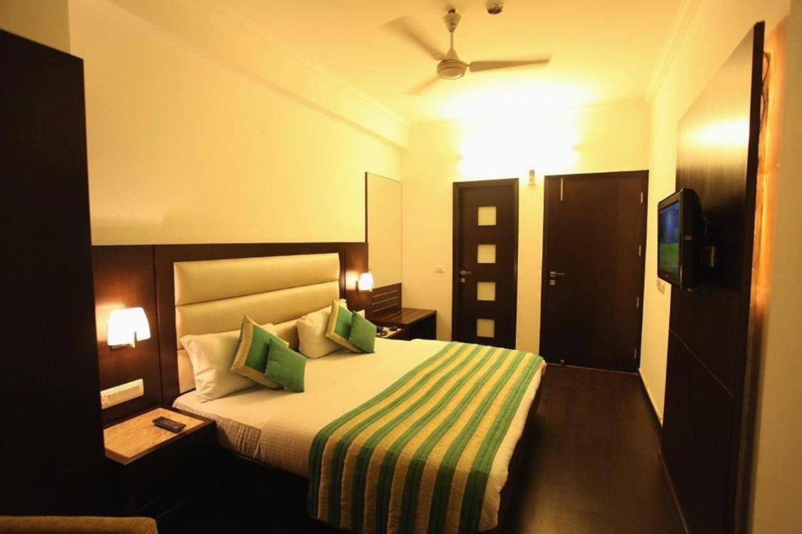 Hotel Chanchal Continental - 02 Mins From New Delhi Railway Station Exterior photo
