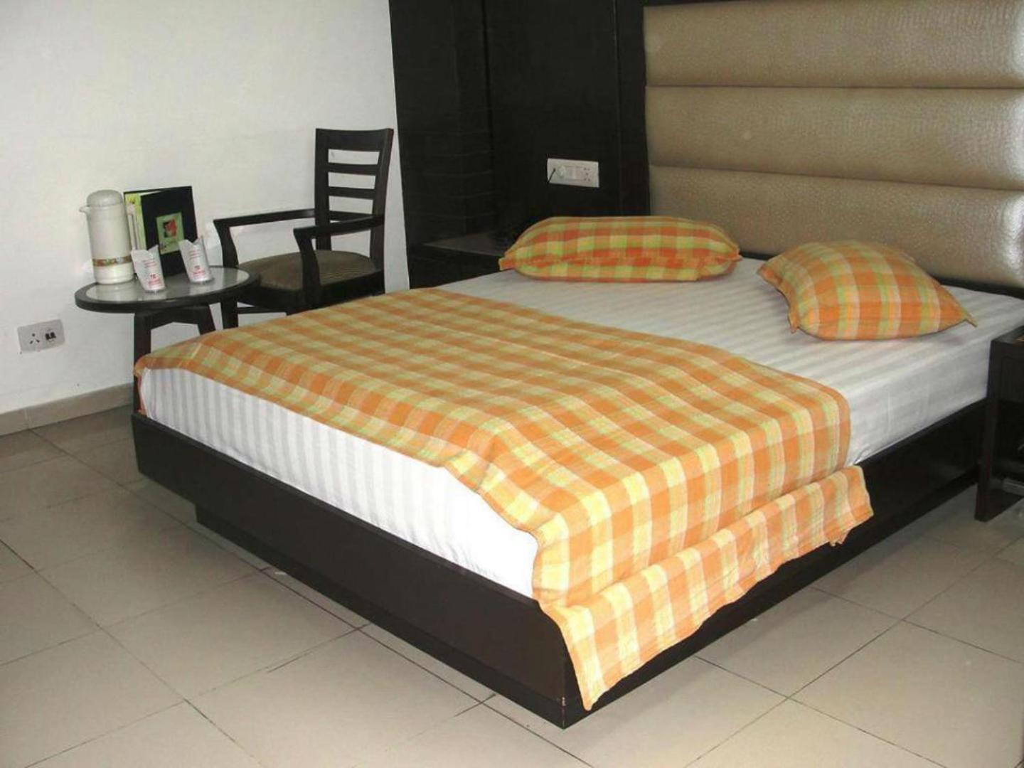 Hotel Chanchal Continental - 02 Mins From New Delhi Railway Station Exterior photo