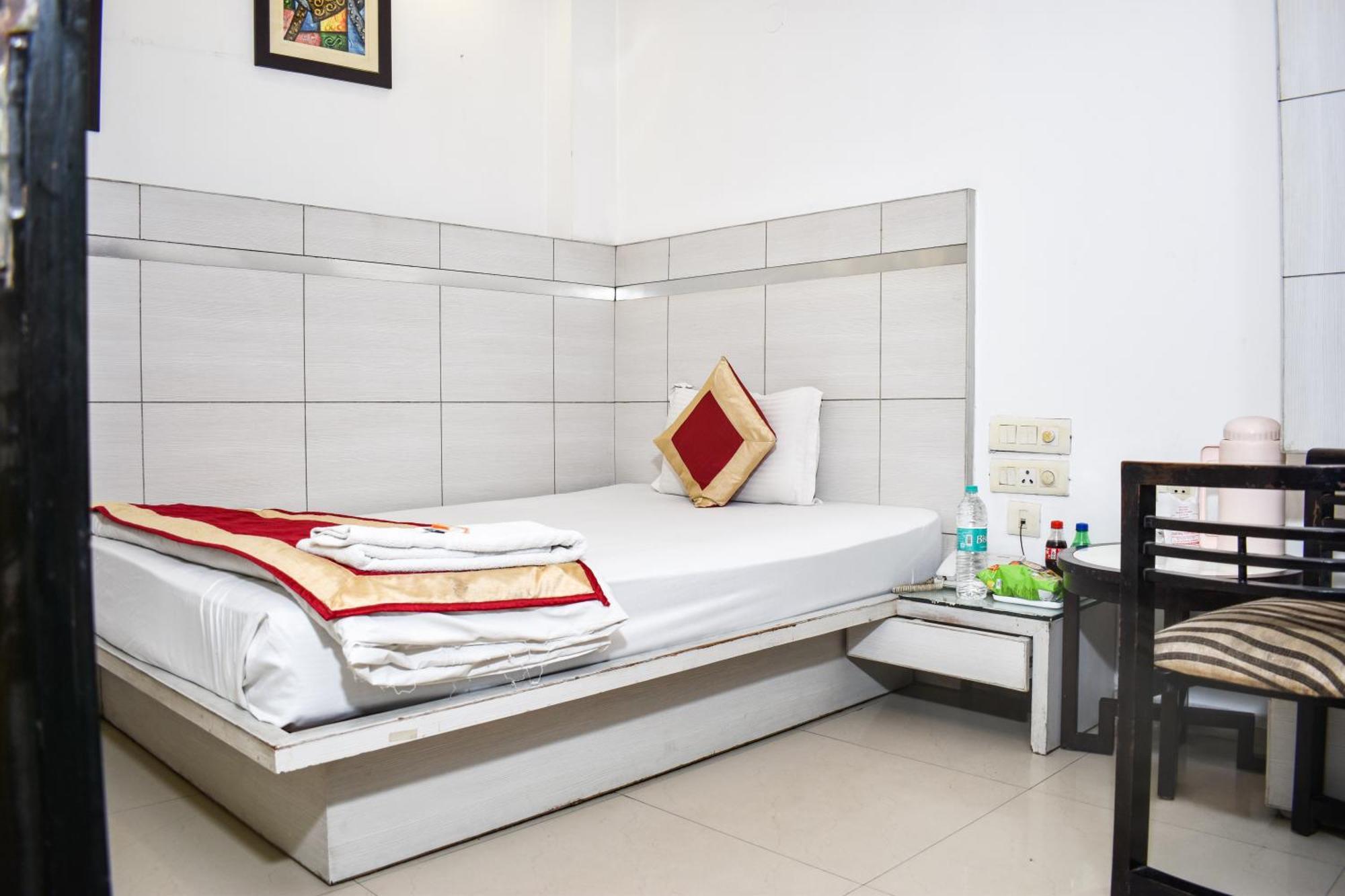 Hotel Chanchal Continental - 02 Mins From New Delhi Railway Station Exterior photo