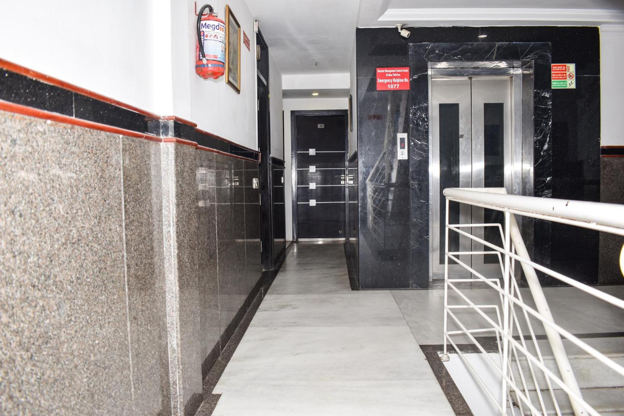 Hotel Chanchal Continental - 02 Mins From New Delhi Railway Station Exterior photo