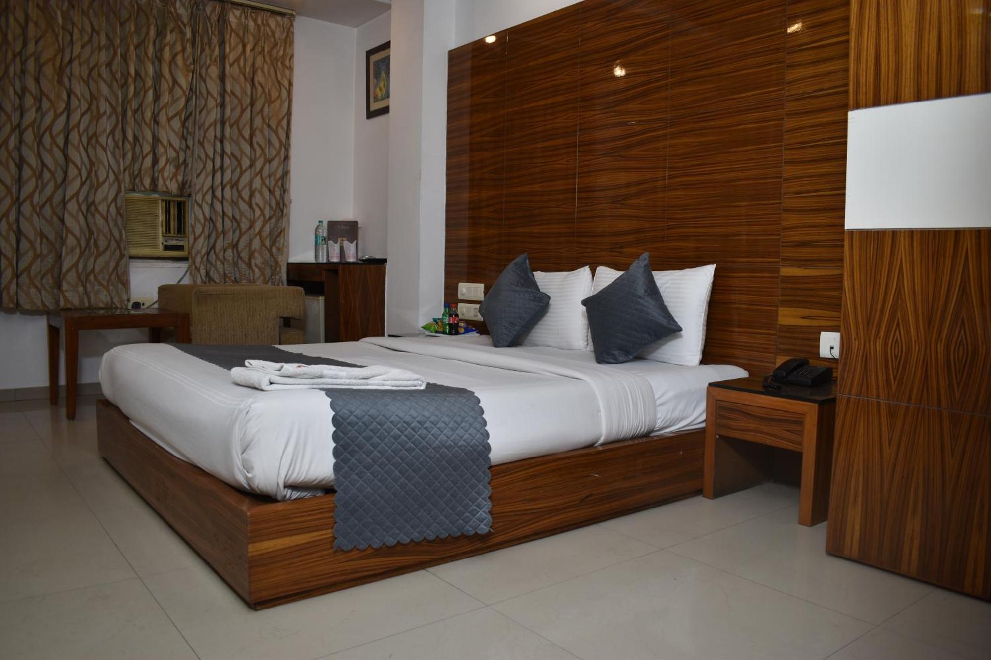 Hotel Chanchal Continental - 02 Mins From New Delhi Railway Station Exterior photo