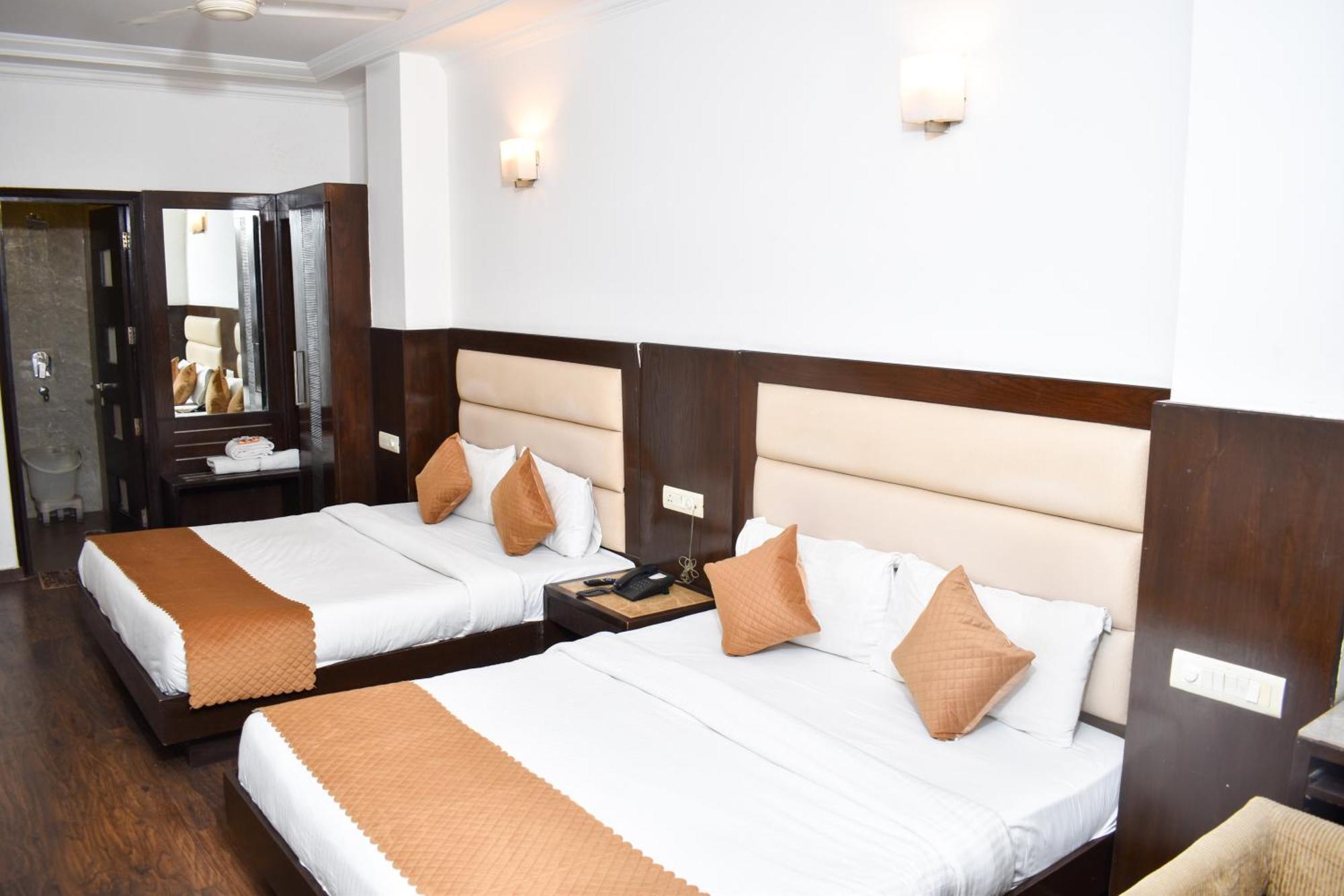 Hotel Chanchal Continental - 02 Mins From New Delhi Railway Station Exterior photo