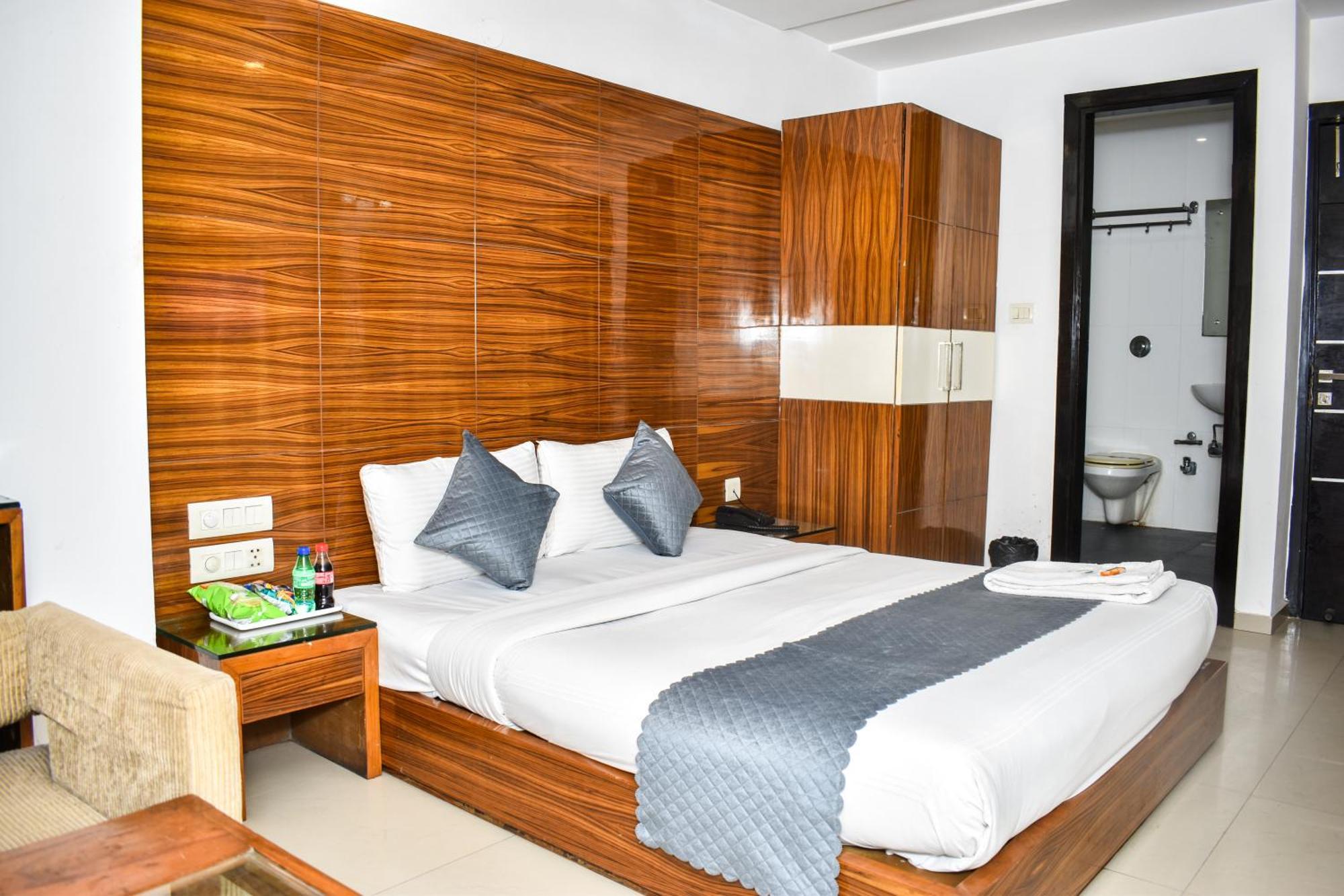 Hotel Chanchal Continental - 02 Mins From New Delhi Railway Station Exterior photo