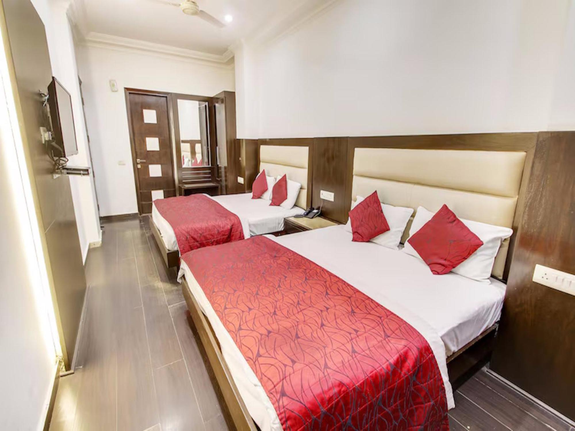Hotel Chanchal Continental - 02 Mins From New Delhi Railway Station Exterior photo