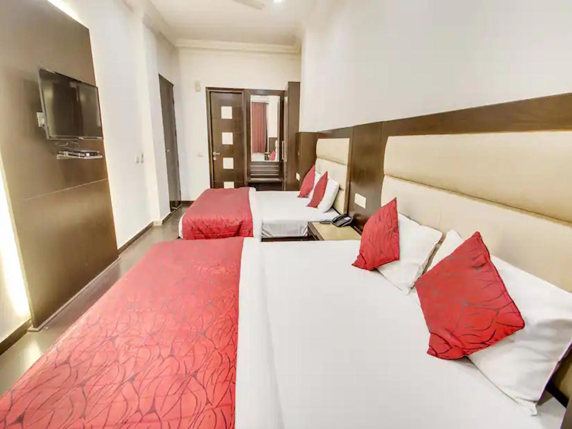Hotel Chanchal Continental - 02 Mins From New Delhi Railway Station Exterior photo